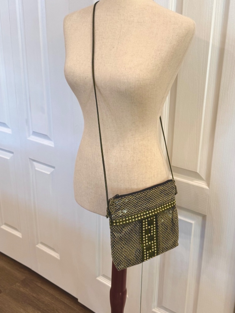 *NWOT Woman's Crossbody Purse by Cache, 100% Leather, Faux Snake & Crocodile